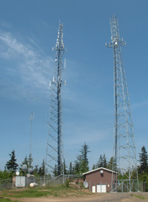 twotowers.jpg (26616 bytes)